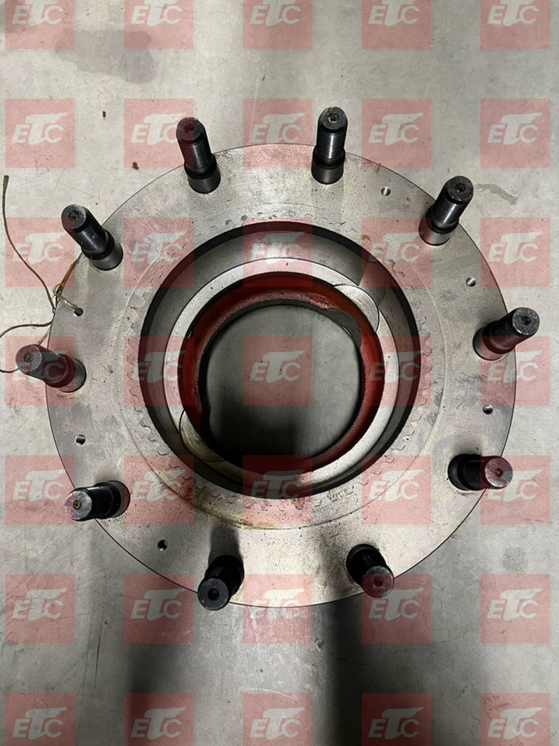 2074011794 Ступица переднего колеса — 2