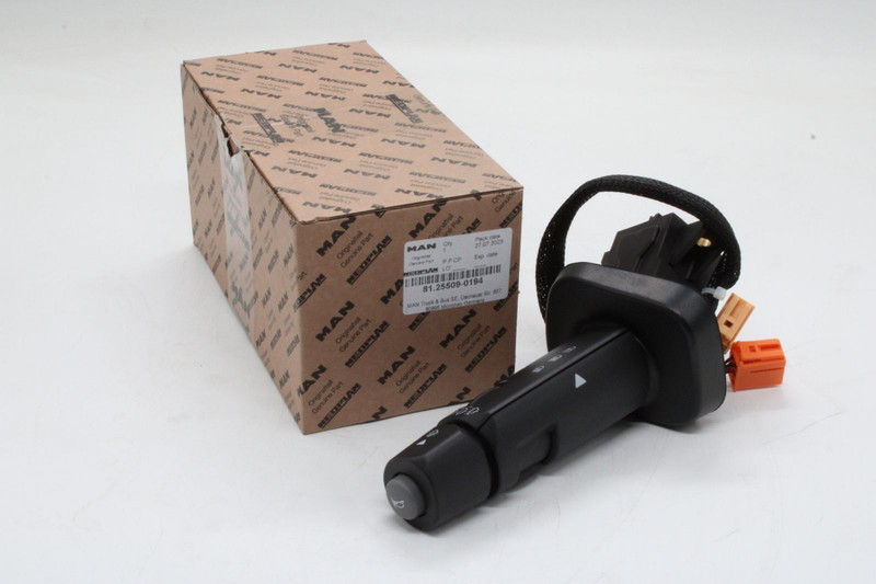 81255090194 Переключатель поворотов — 3