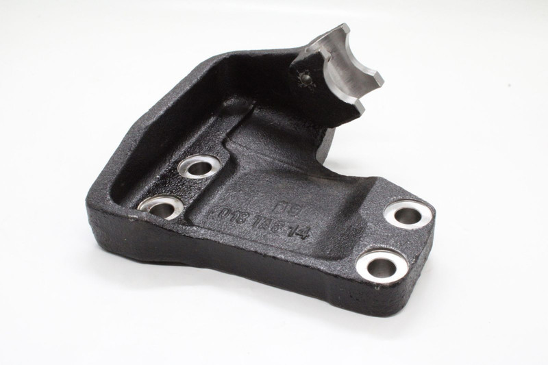 2030620184 Кронштейн торсиона правый — 1