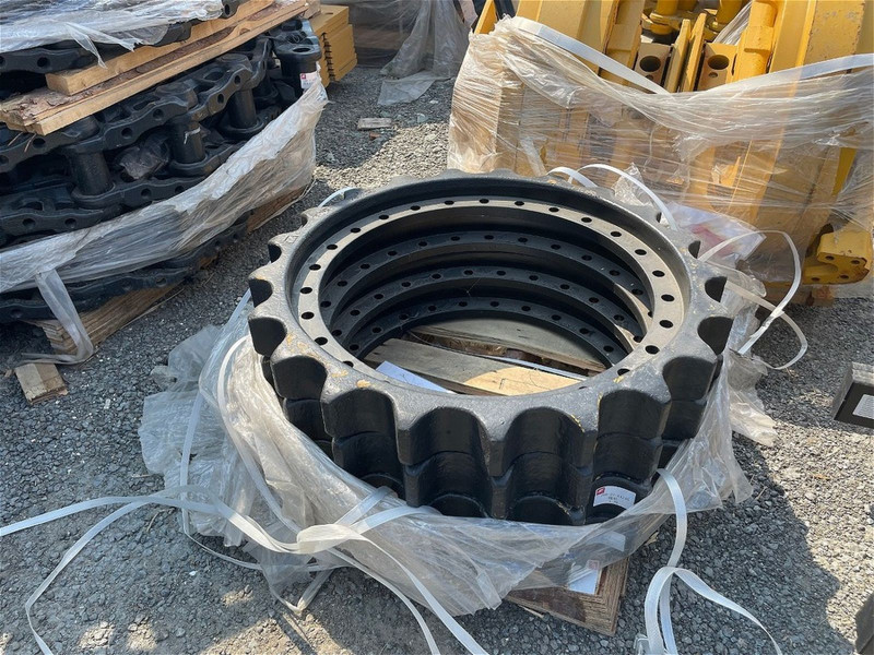 2082761210 Звездочка ведущая PC400, PC450 — 3