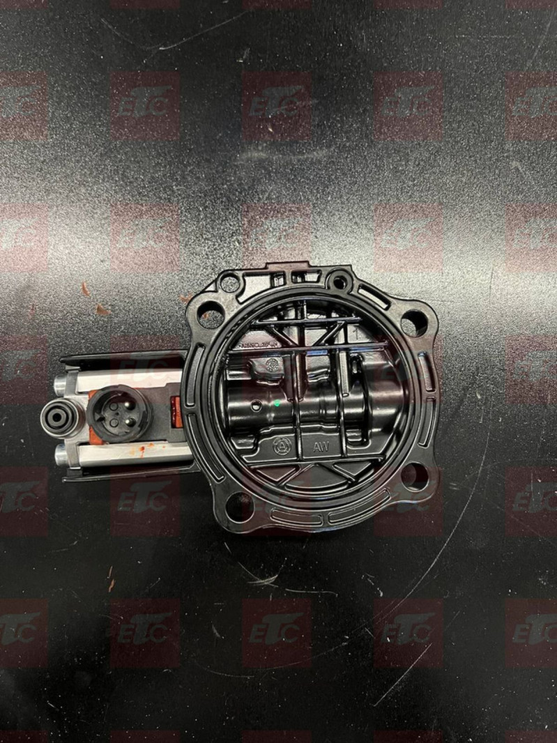 VO 21450362 Крышка демультипликатора КПП — 2