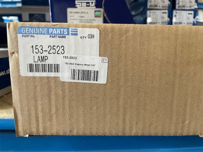 153-2523 Фара прожекторная в сборе CAT