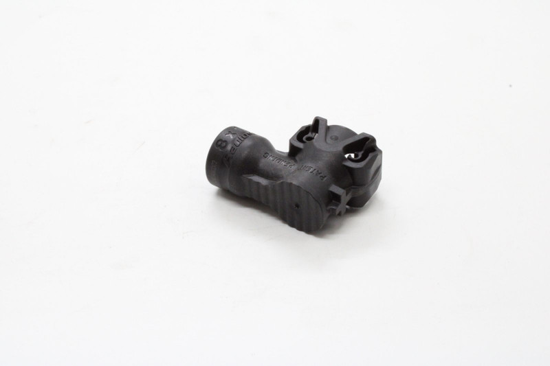 8939203242 Фитинг пластиковый Г-образный 33*21/8*1 — 3