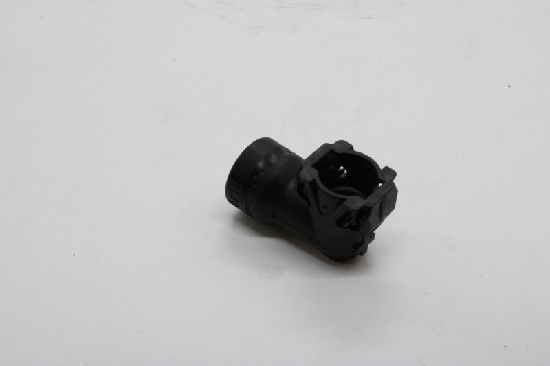 VO 994000 Фитинг угловой D12*1.5 — 2