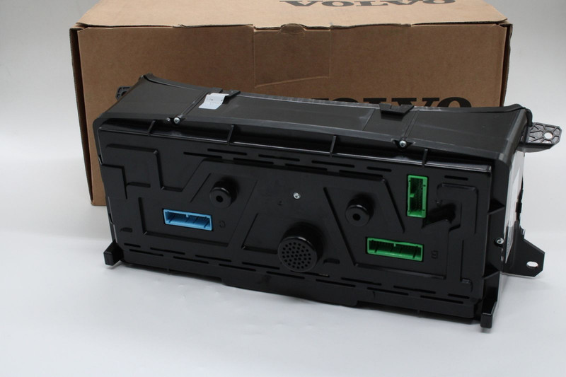 VO 22174400 Панель приборов — 2