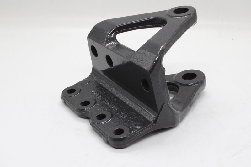 1948336 Кронштейн рессоры передней — 3