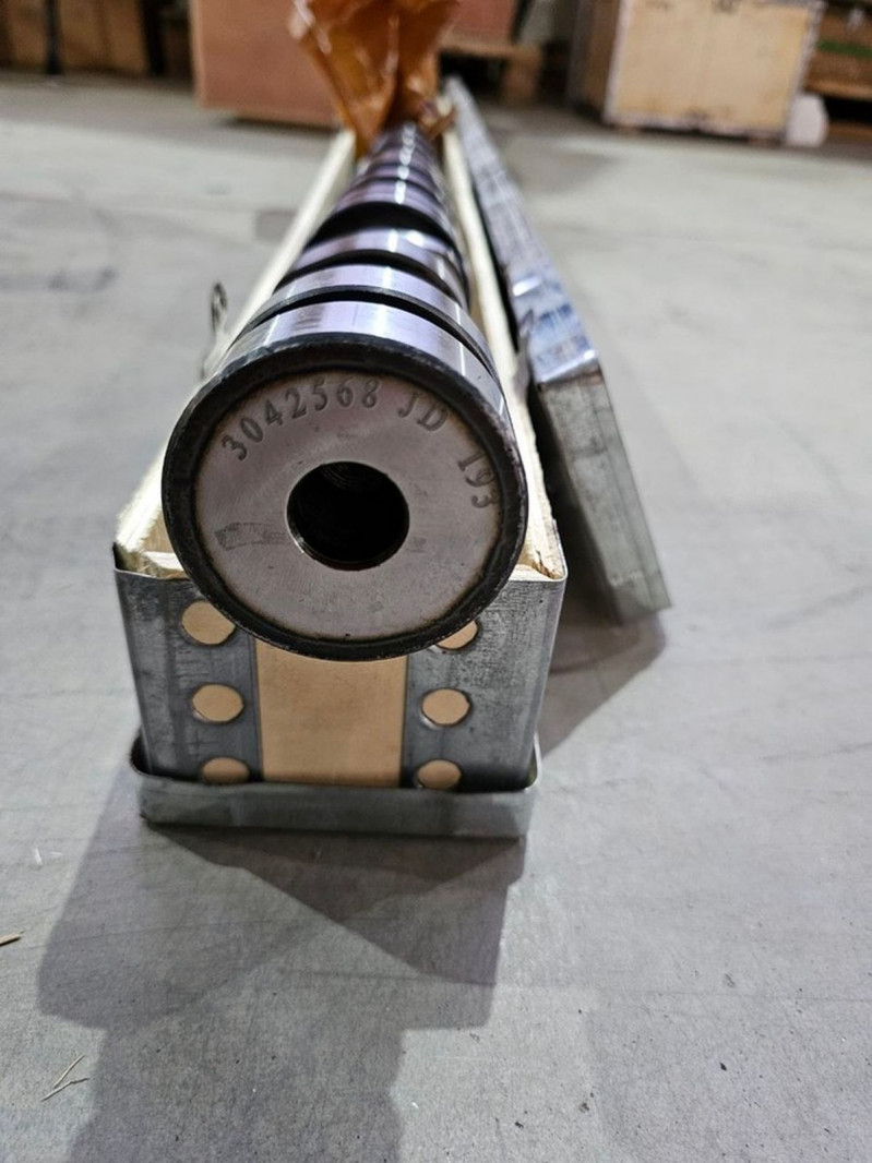 3042568 Распредвал — 1