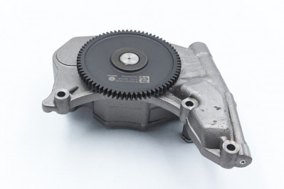 Насос масляный 612630010256