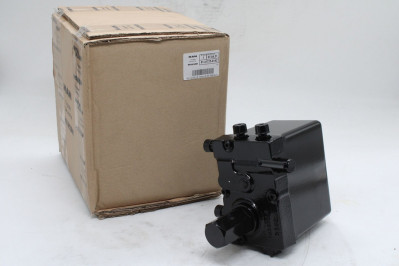 81417236142 Насос подъема кабины TG3