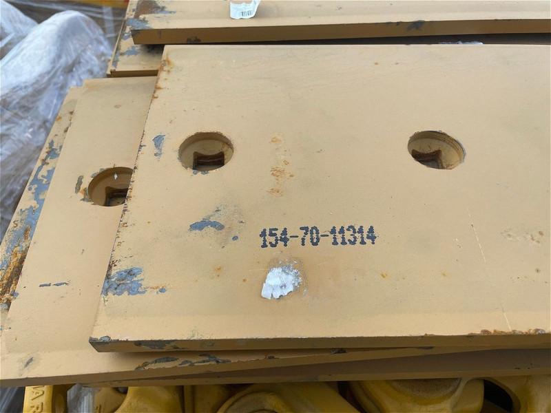 P154-70-11314 Нож средний отвала SD22/SD23 — 2