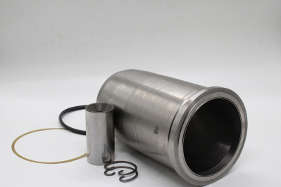 001AY00170090 Поршнекомплект