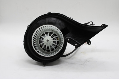 FEBI 173084 Мотор отопителя Volvo FH4