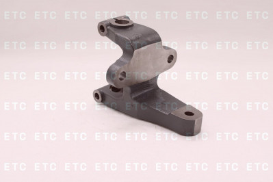 DT 125757 Кронштейн передний рессоры задний правый