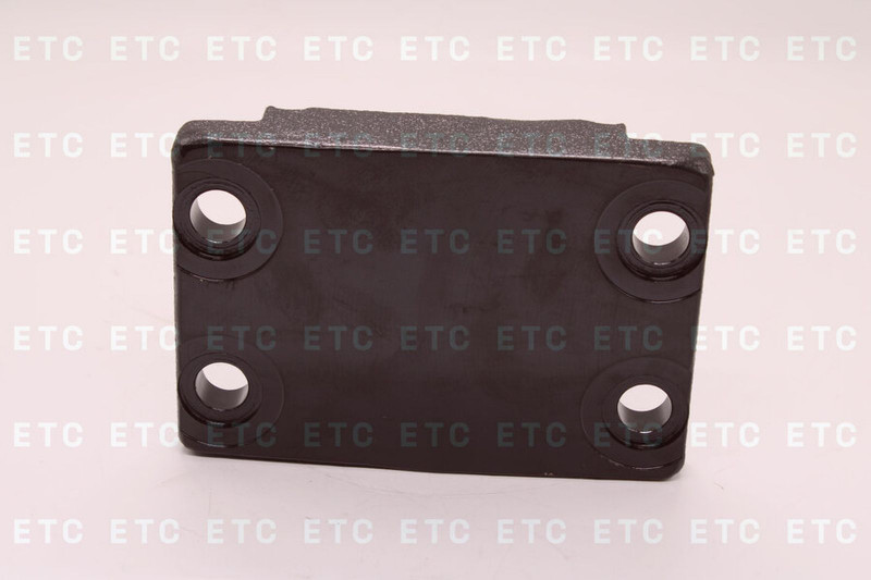 T00124100 Крышка скобы рессоры — 1