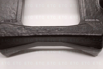 18022210 Опорная пластина рессоры правая с креплением под амортизатор