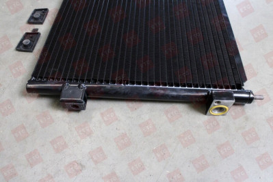 VO 21086304 Радиатор кондиционера