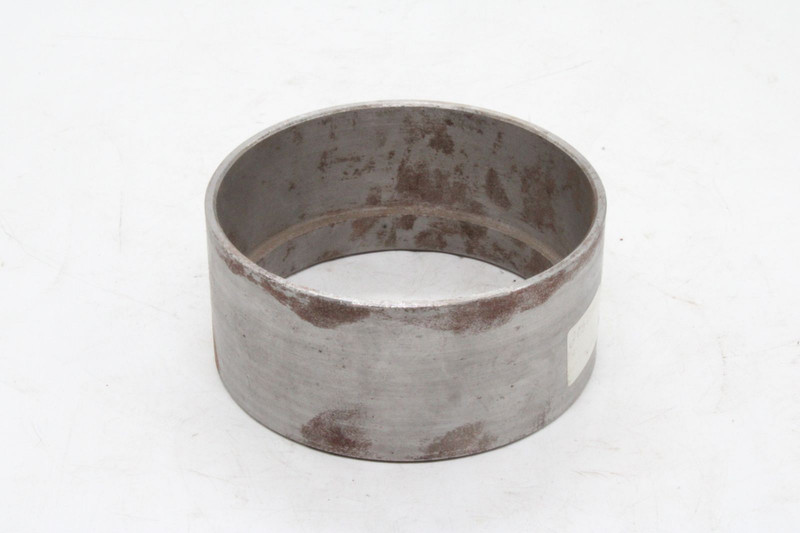 T000683 Втулка распорная — 1