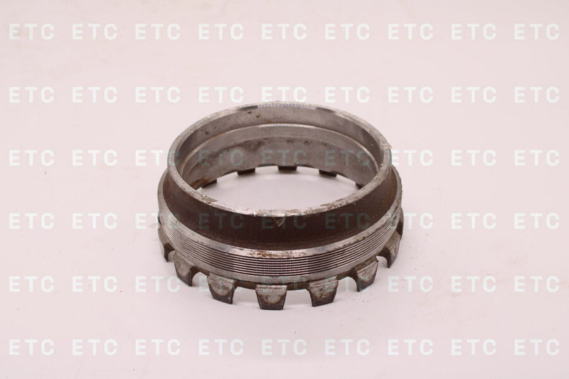 2020850064 Гайка установочная полуоси — 1