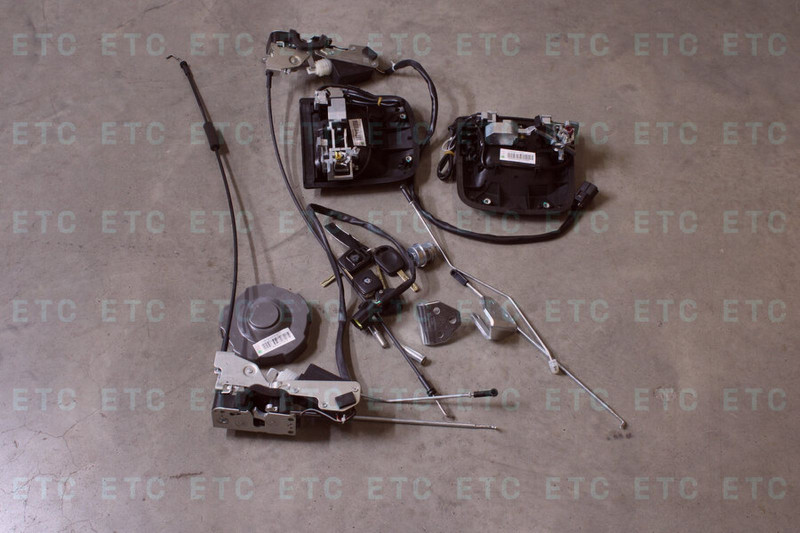 812W97100-6193 Замок двери в сборе комплект на кабину — 1