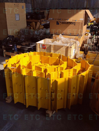 14X-32-03105 Гусеничная лента с башмаками 42 зв.