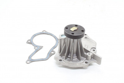 P235 Помпа водяная