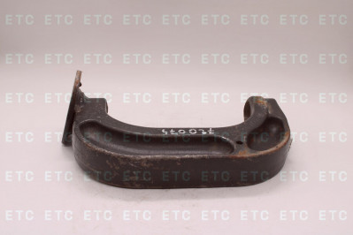 2075720974 Хомут рессоры правый