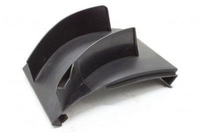 M3100613 Крышка дефлектора кабины правая