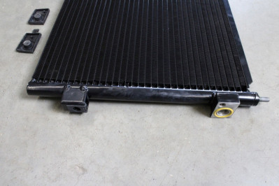 VO 21086304 Радиатор кондиционера